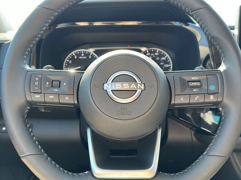 New 2025 Nissan Pathfinder SL image 18