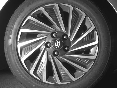 Used 2025 Hyundai Sonata SEL image 12