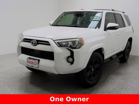 Used 2020 Toyota 4Runner SR5 Premium image 2
