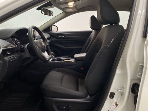 Used 2025 Nissan Altima 2.5 SV image 14