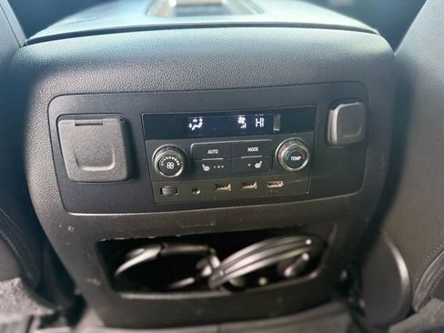Used 2019 GMC Yukon Denali w/ Denali Ultimate Package AWD/4WD image 42