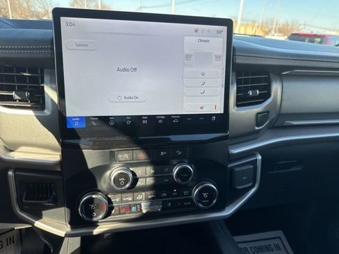 Used 2024 Ford Expedition XLT AWD/4WD image 36