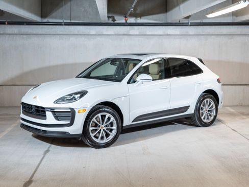 Certified 2026 Porsche Macan AWD/4WD image 1