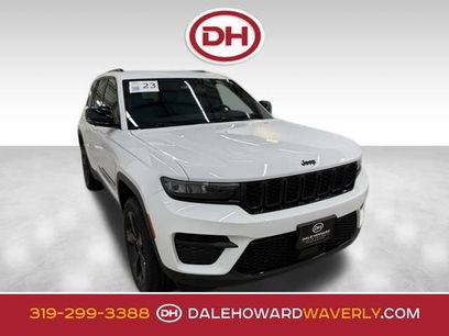Used 2023 Jeep Grand Cherokee Altitude
