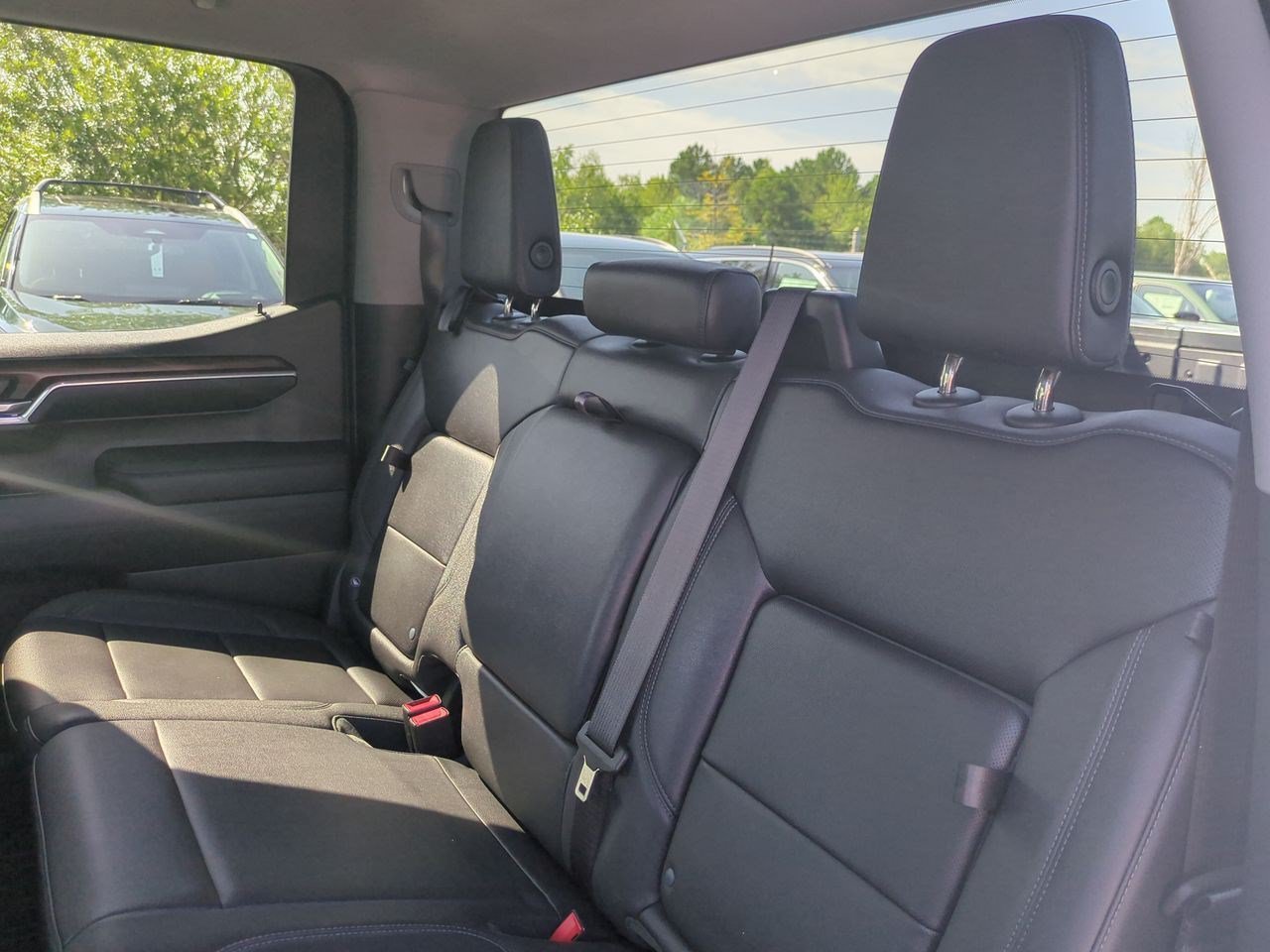 Used 2023 GMC Sierra 1500 SLT w/ SLT Convenience Package AWD/4WD image 30