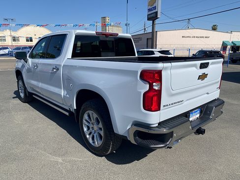 New 2026 Chevrolet Silverado 1500 LTZ w/ LTZ Premium Package AWD/4WD image 11
