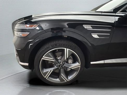 Certified 2025 Genesis GV80 2.5T Prestige image 3