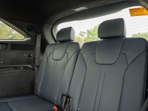 Used 2023 Kia Sorento SX Prestige image 18