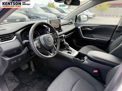 Used 2025 Toyota RAV4 XLE image 6