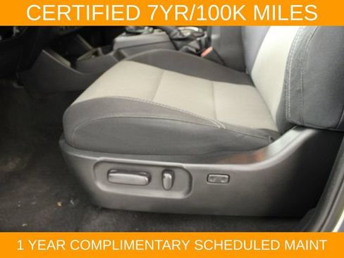 Used 2022 Toyota Tacoma TRD Off-Road w/ Technology Package AWD/4WD image 16