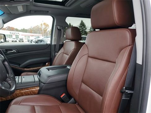 Used 2019 Chevrolet Tahoe Premier w/ Premier Plus Edition image 17