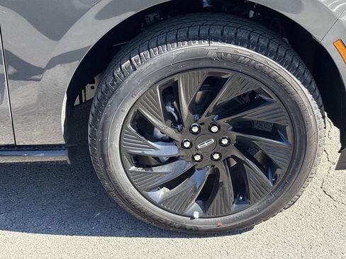 New 2026 Lincoln Navigator L Black Label AWD/4WD image 9
