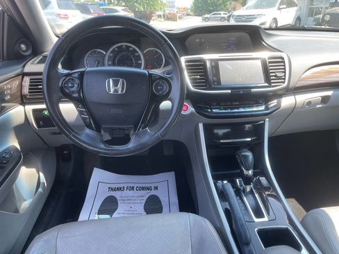Used 2017 Honda Accord EX-L image 23