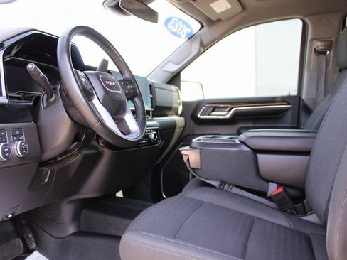 Used 2023 GMC Sierra 1500 Elevation AWD/4WD image 11