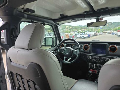 Used 2020 Jeep Gladiator Mojave AWD/4WD image 10