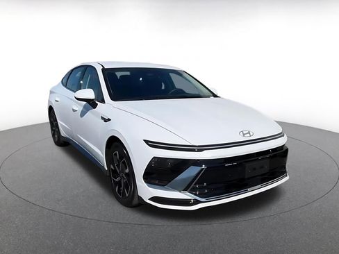 Used 2025 Hyundai Sonata SEL image 3