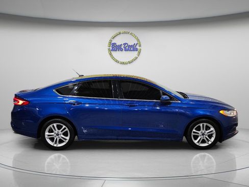 Used 2018 Ford Fusion SE w/ Fusion SE Technology Package image 7