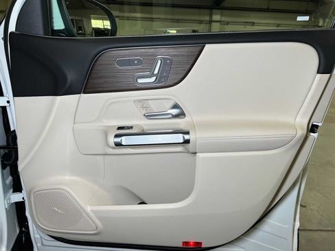Certified 2026 Mercedes-Benz GLB 250 4MATIC image 10