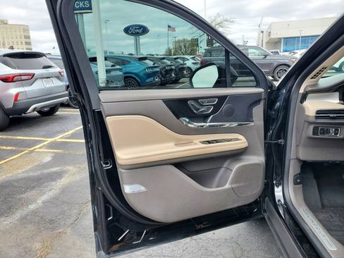 Used 2024 Lincoln Corsair AWD w/ Equipment Group 101A image 9