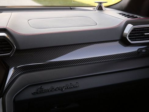 Used 2023 Lamborghini Urus S image 21