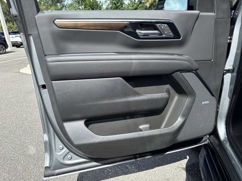 New 2026 Chevrolet Suburban High Country w/ Sun And Tow Package AWD/4WD image 18