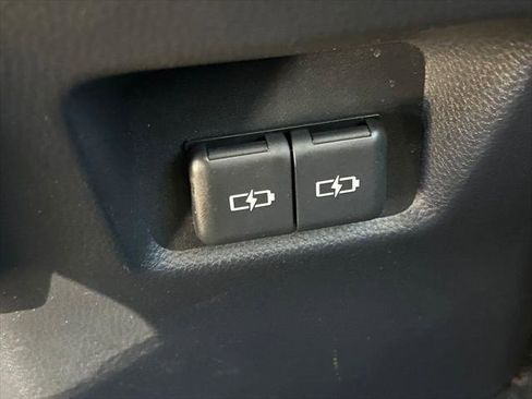 Certified 2025 Toyota RAV4 XLE FWD image 21
