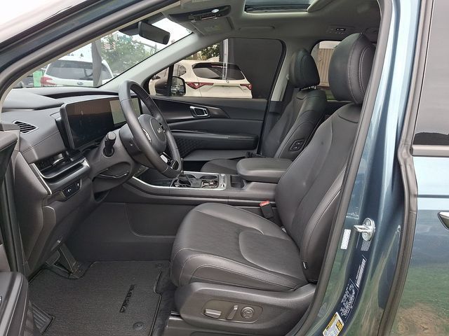 Certified 2025 Kia Carnival SX w/ SX Dark Edition Package FWD image 14