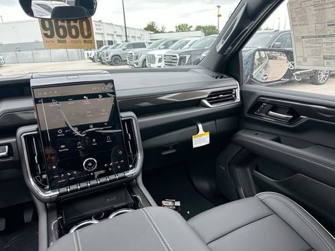 New 2026 GMC Yukon Elevation w/ Elevation Premium Package AWD/4WD image 11