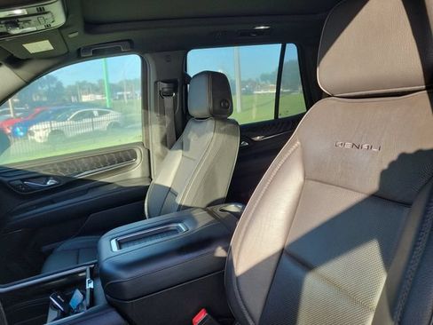 Used 2023 GMC Yukon Denali AWD/4WD image 21