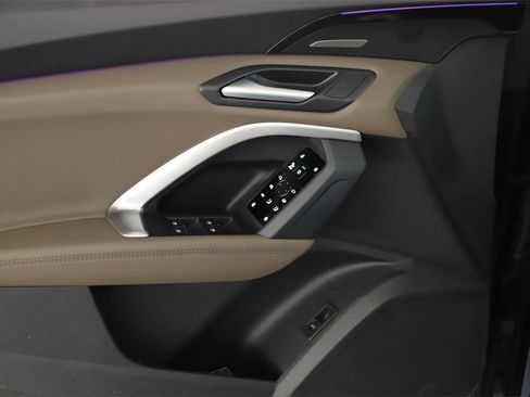 Certified 2025 Audi Q5 Prestige image 23