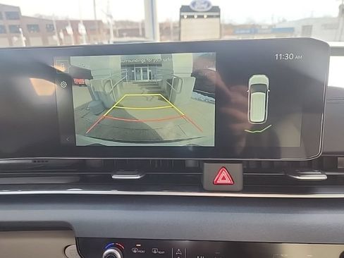 New 2026 Kia Carnival EX FWD image 40