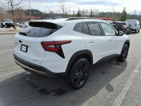 Certified 2025 Chevrolet Trax ACTIV w/ Driver Confidence Package image 5