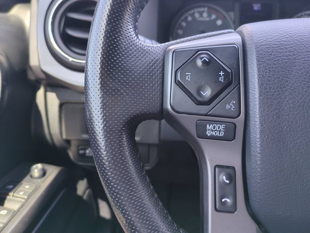 Used 2019 Toyota Tacoma TRD Off-Road AWD/4WD image 26
