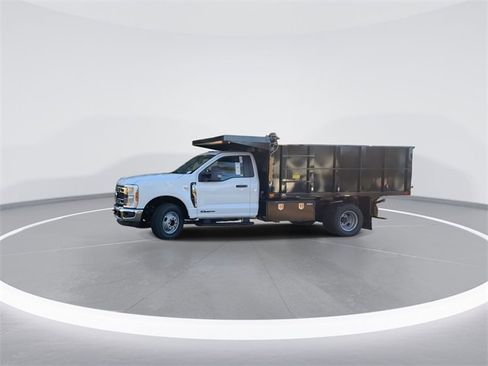 New 2024 Ford F350 XL w/ XL Chrome Package image 3