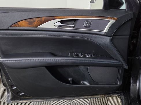 Used 2017 Lincoln MKZ Select image 12