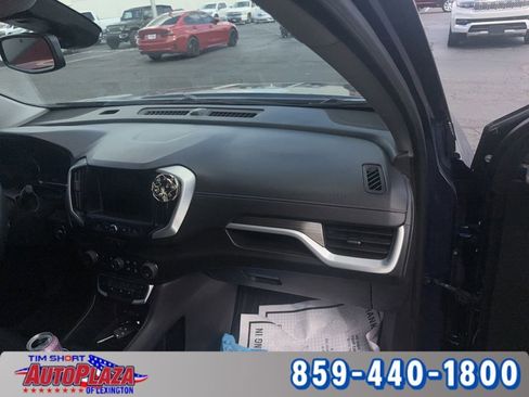 Used 2022 GMC Terrain SLE w/ Driver Convenience Package FWD image 9