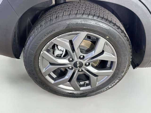 Used 2024 Kia Seltos S AWD/4WD image 32