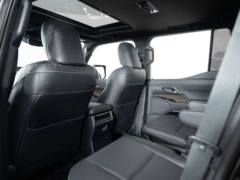 Used 2025 Lexus GX 550 image 19