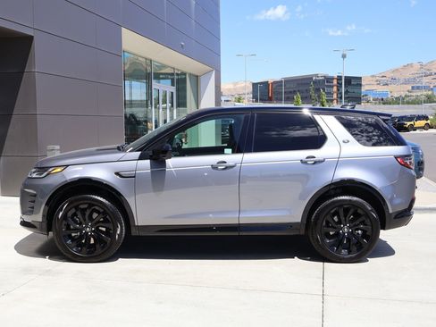 Used 2025 Land Rover Discovery Sport Dynamic SE AWD/4WD image 11