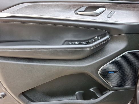 Used 2022 Jeep Grand Cherokee L Overland image 15