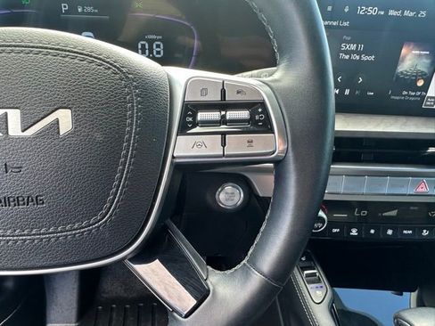 Used 2025 Kia Telluride AWD image 5