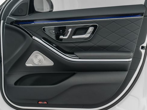 Used 2025 Mercedes-Benz S 580 4MATIC Sedan image 44