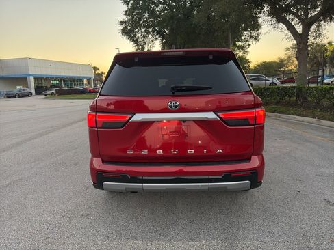 Used 2024 Toyota Sequoia Capstone image 4