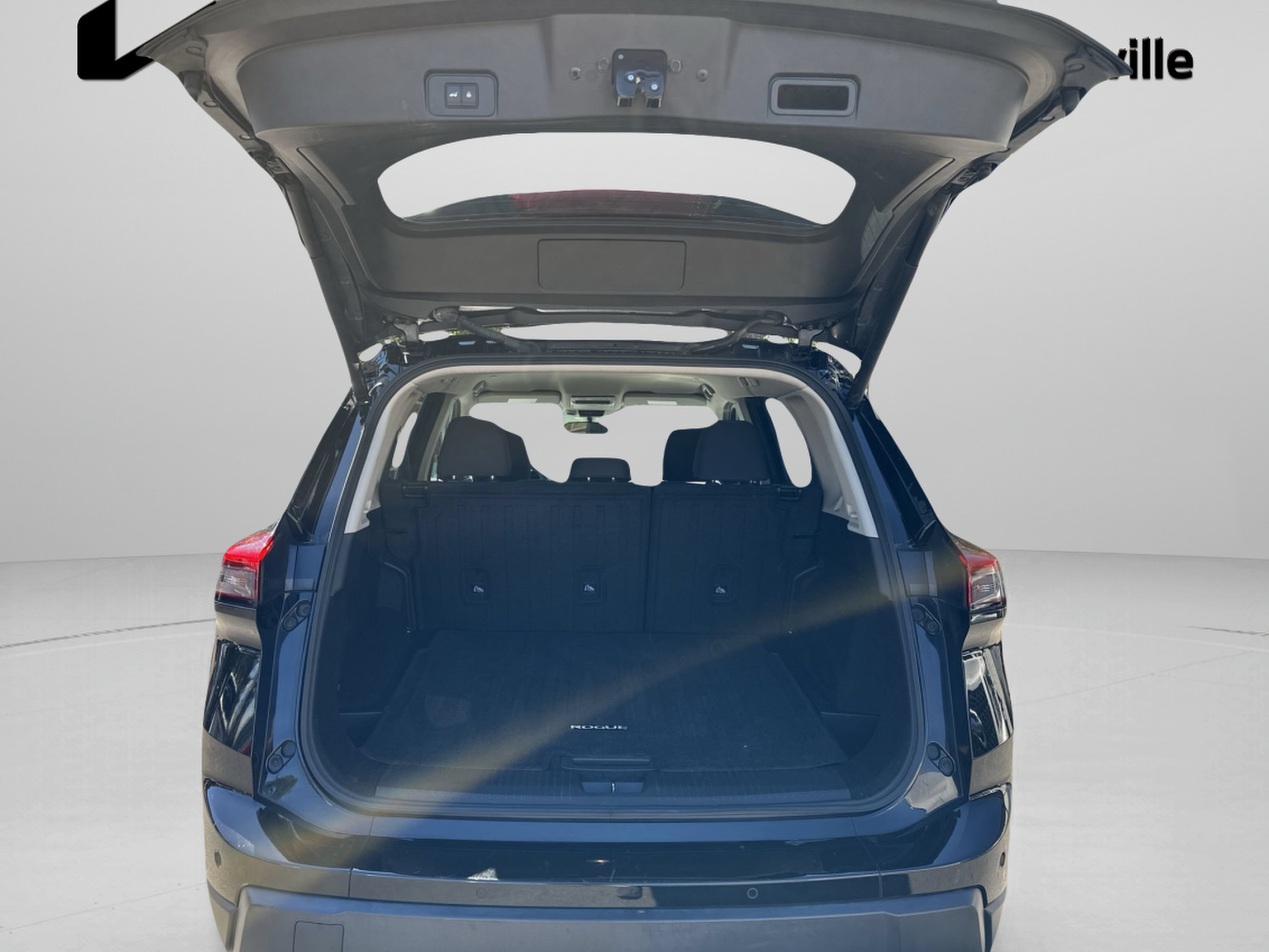 Used 2024 Nissan Rogue SV AWD/4WD image 18