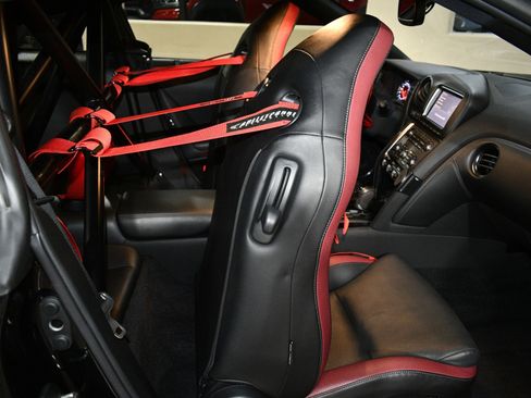 Used 2013 Nissan GT-R Black Edition AWD/4WD image 16