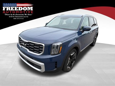 Used 2025 Kia Telluride S AWD/4WD image 1