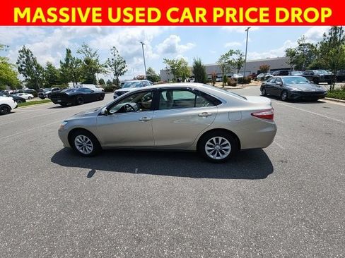 Used 2015 Toyota Camry LE FWD image 9