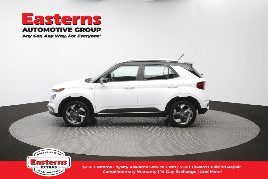 Used 2025 Hyundai Venue Limited FWD image 60