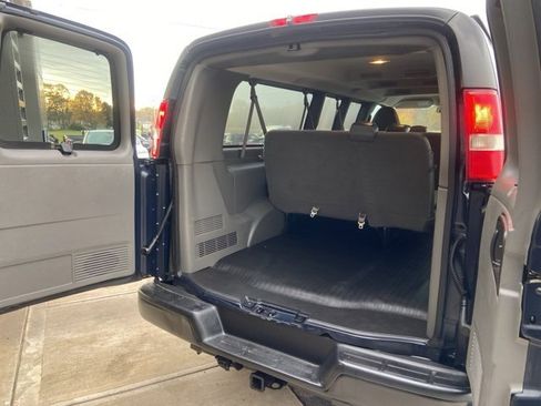 Used 2014 Chevrolet Express 3500 LS image 25