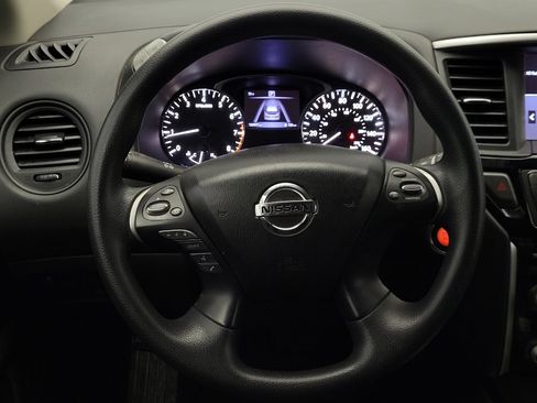 Used 2017 Nissan Pathfinder S image 22